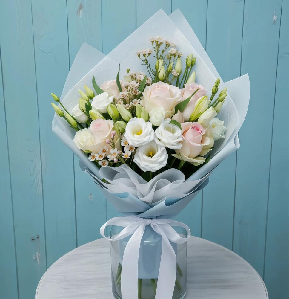 Букет цветов из: Розы и Лизиантусы в Кошерово