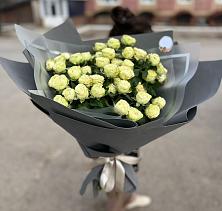 Букет Белые кустовые розы Солинеро в Кошерово