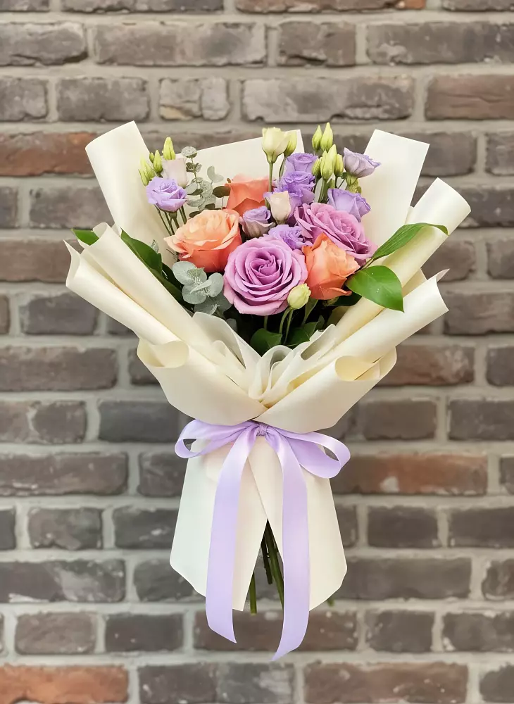 Букет цветов из: Лизиантусы и Розы в Кошерово