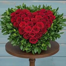 Цветочная композиция из Розы в виде сердца в Кошерово