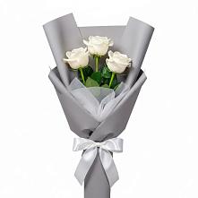 Букет 3 белые розы в Кошерово