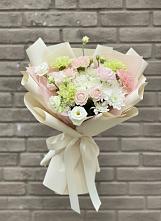 Букет цветов из:  Гвоздики, Розы, Лизиантусы и Хризантемы в Кошерово