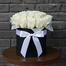 Цветочная композиция из Розы в шляпной коробке в Кошерово