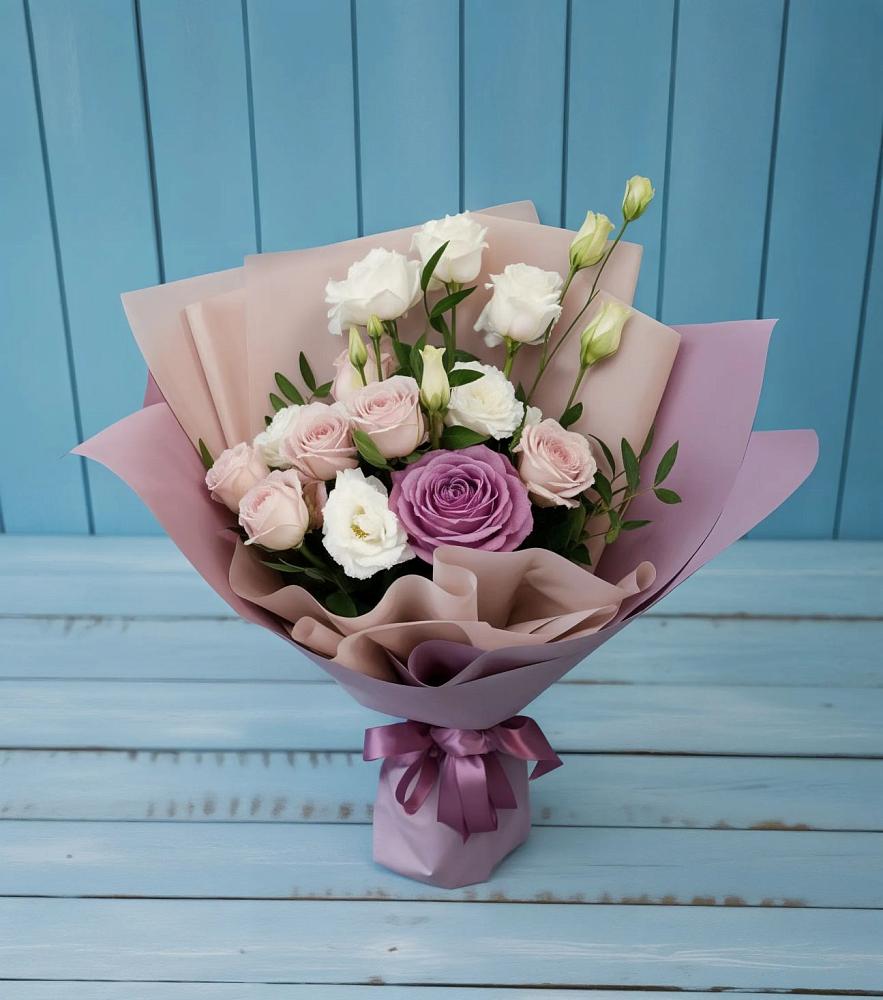 Букет цветов из: Розы и Лизиантусы в Кошерово